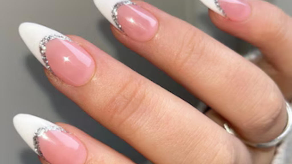 nägel french weiß glitzer