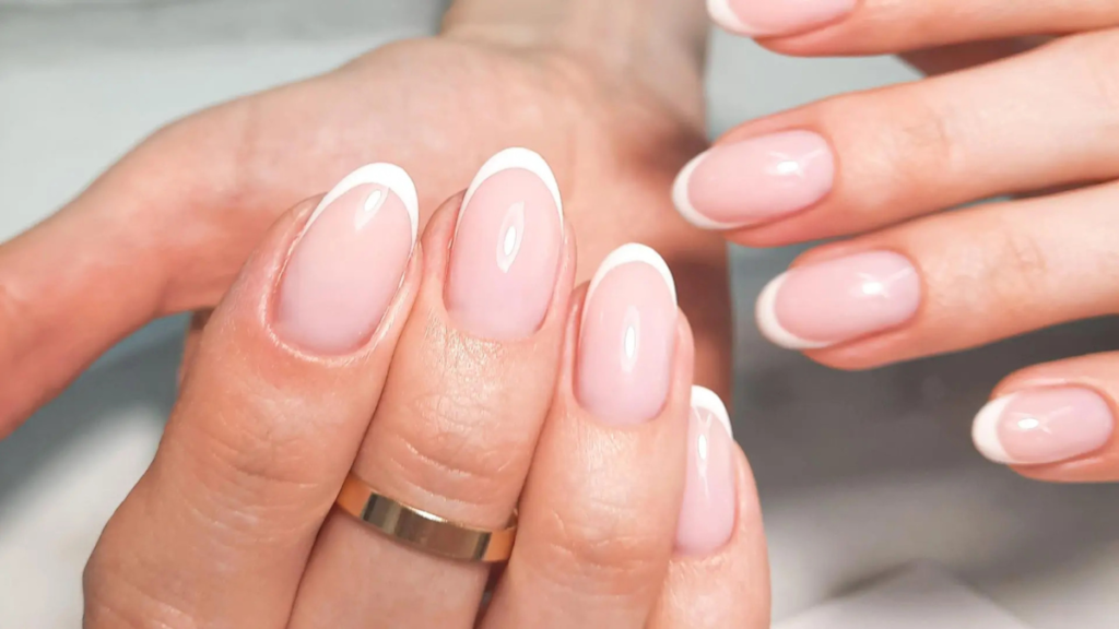 nägel french weiß glitzer